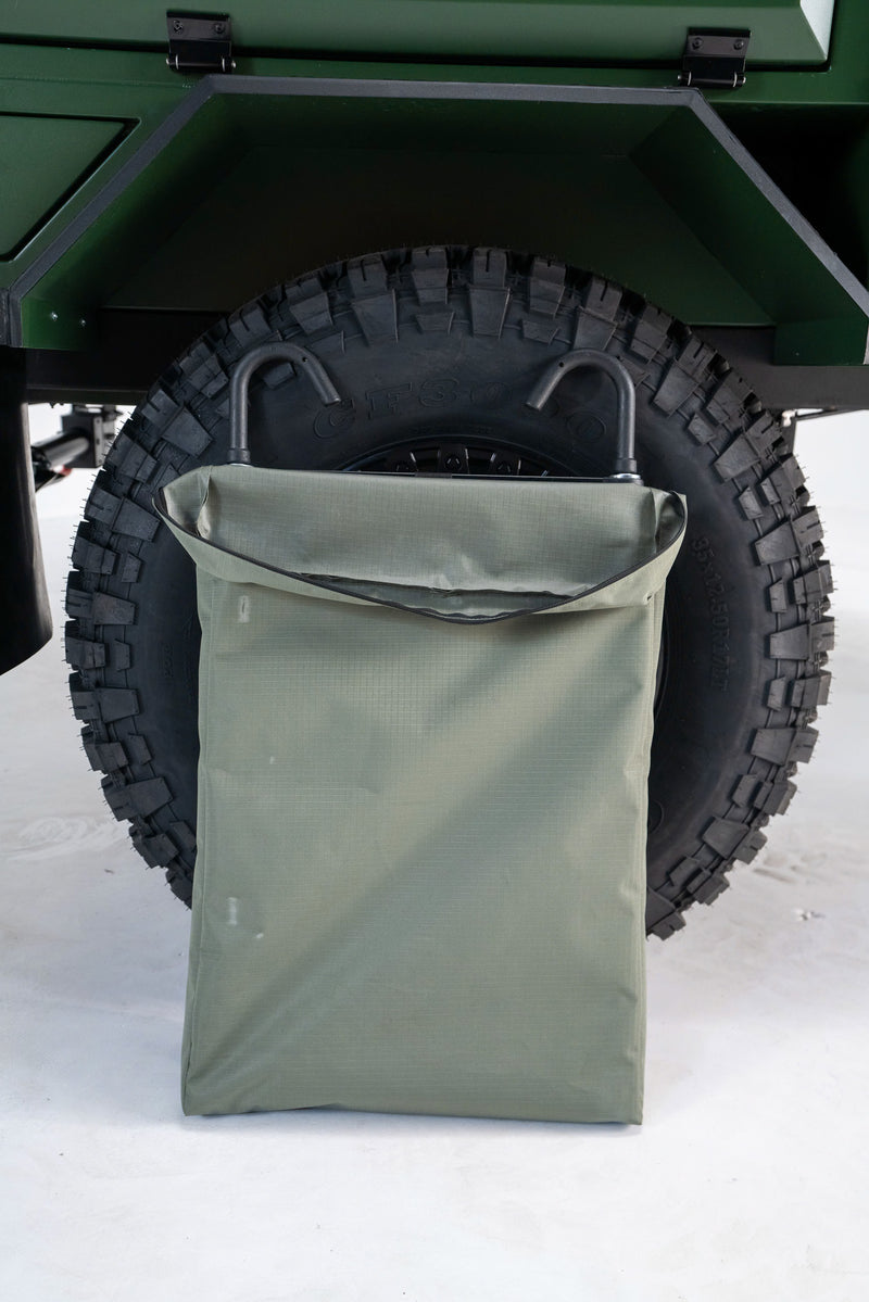 Load image into Gallery viewer, Koru Stratos - Roof Top Tent (SRTT)
