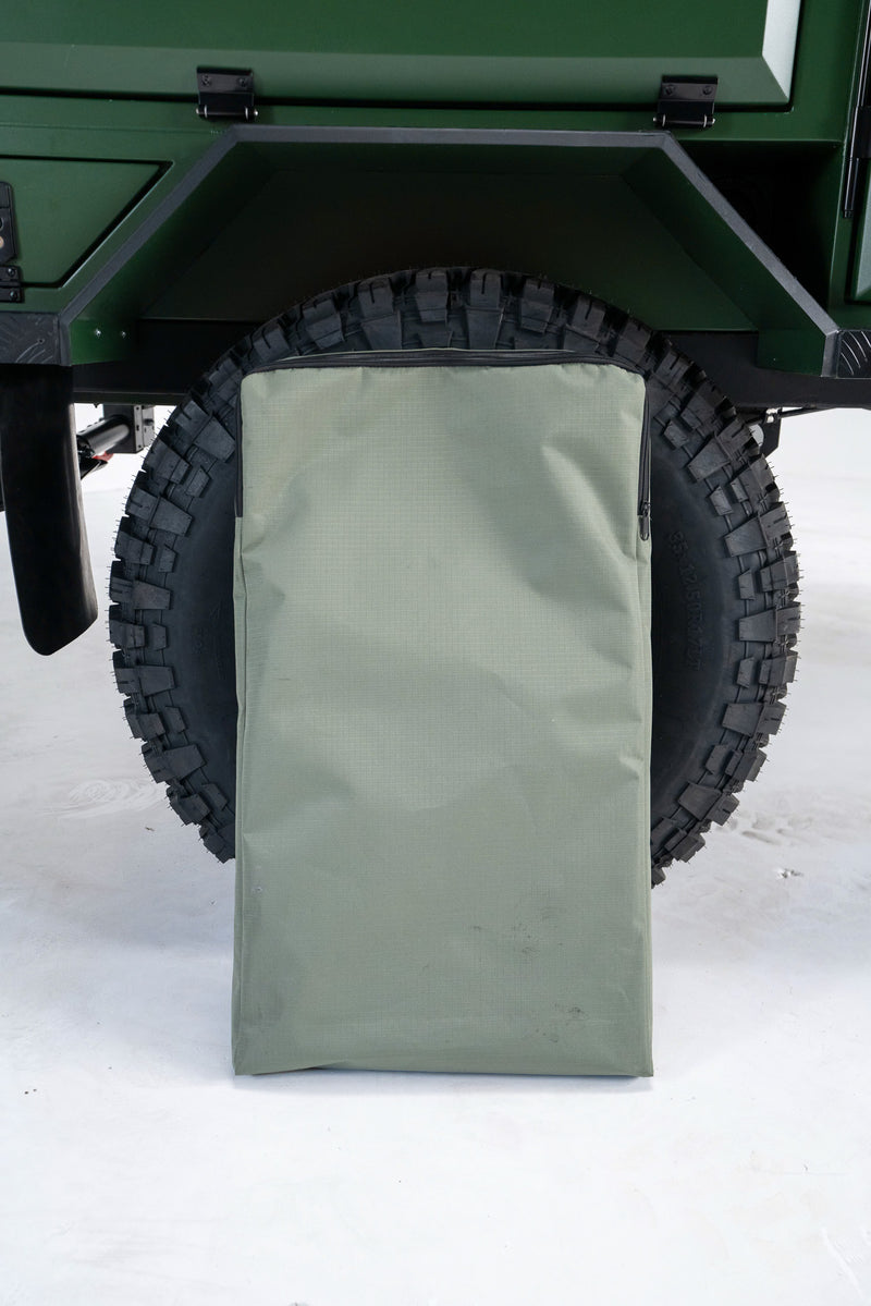 Load image into Gallery viewer, Koru Stratos - Roof Top Tent (SRTT)
