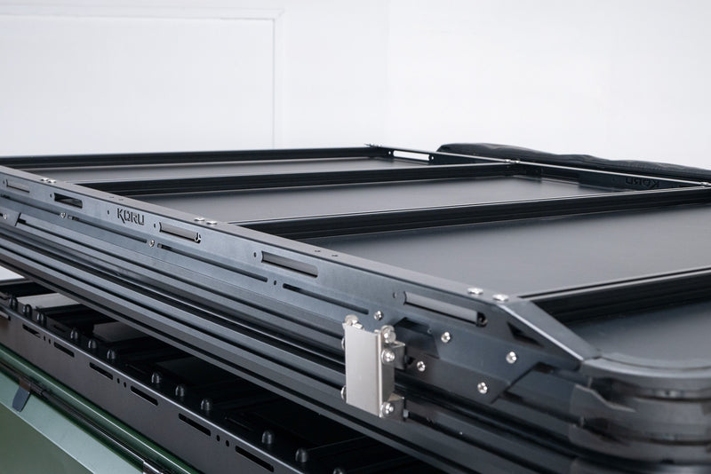 Load image into Gallery viewer, Koru Stratos - Roof Top Tent (SRTT)
